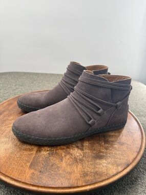 UGG Boots Wm 9 Rianne Low Suede Ankle Bootie Brown Lace Wrapped Flat Boho